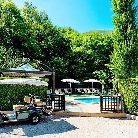 Atemberaubende In Mit Apartment Foligno
