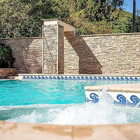 アパート Stunning In With Wifi フォリーニョ